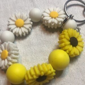 Yellow and White Daisy Keychain Bracelet